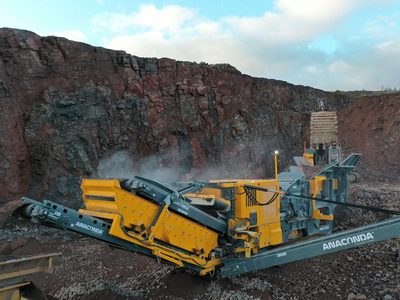 Anaconda I14R closed-circuit impact crusher working in a quarry
