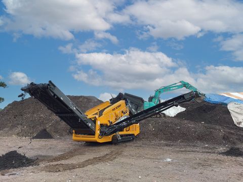 Anaconda DF514 scalping screen on a job site, Anaconda photo 2
