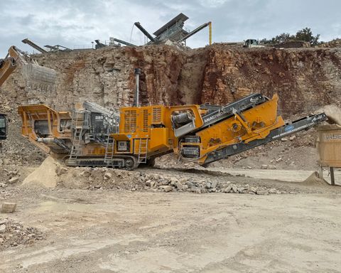 Anaconda I12R impact crusher on a job site, Anaconda photo 1