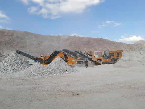 Anaconda J12 jaw crusher on a job site, Anaconda photo 1