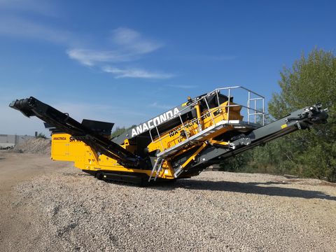 Anaconda SR410 finishing screen on a job site, Anaconda photo 2
