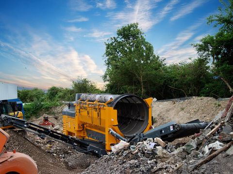 Anaconda TD620 trommel screen on a job site, Anaconda photo 1