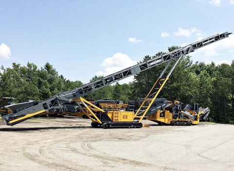Anaconda TR100 tracked conveyor on a job site, Anaconda photo 2