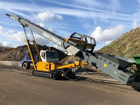 Anaconda TR60 tracked conveyor on a job site, Anaconda photo 2