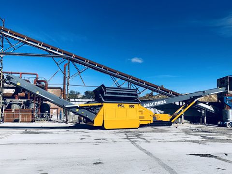 Anaconda TR60 tracked conveyor on a job site, Anaconda photo 1