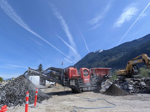 2018 Finlay J-960 on a job site
